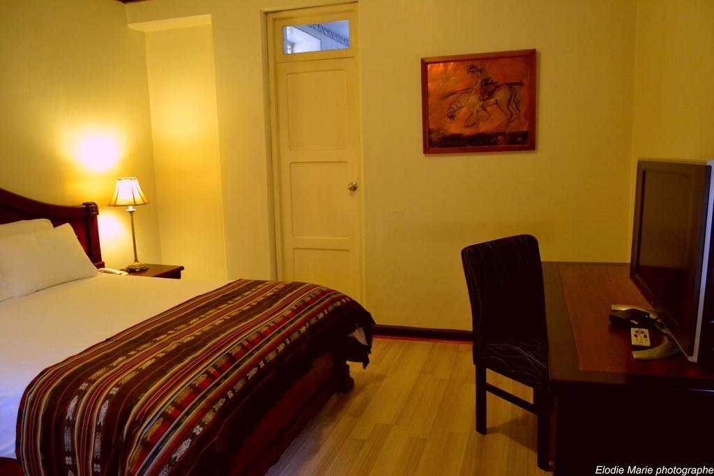 Hotel Cuenca Buitenkant foto