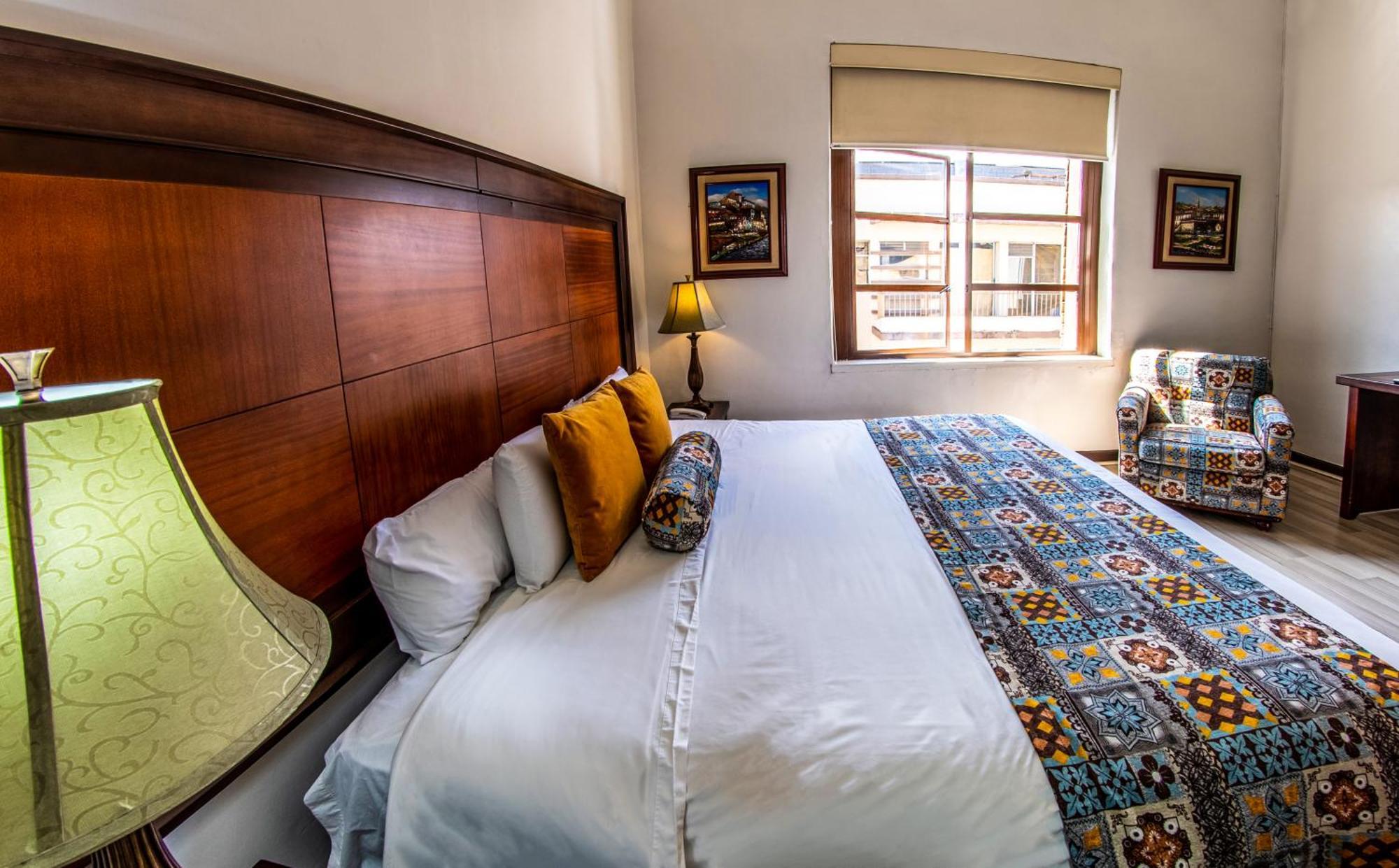 Hotel Cuenca Buitenkant foto
