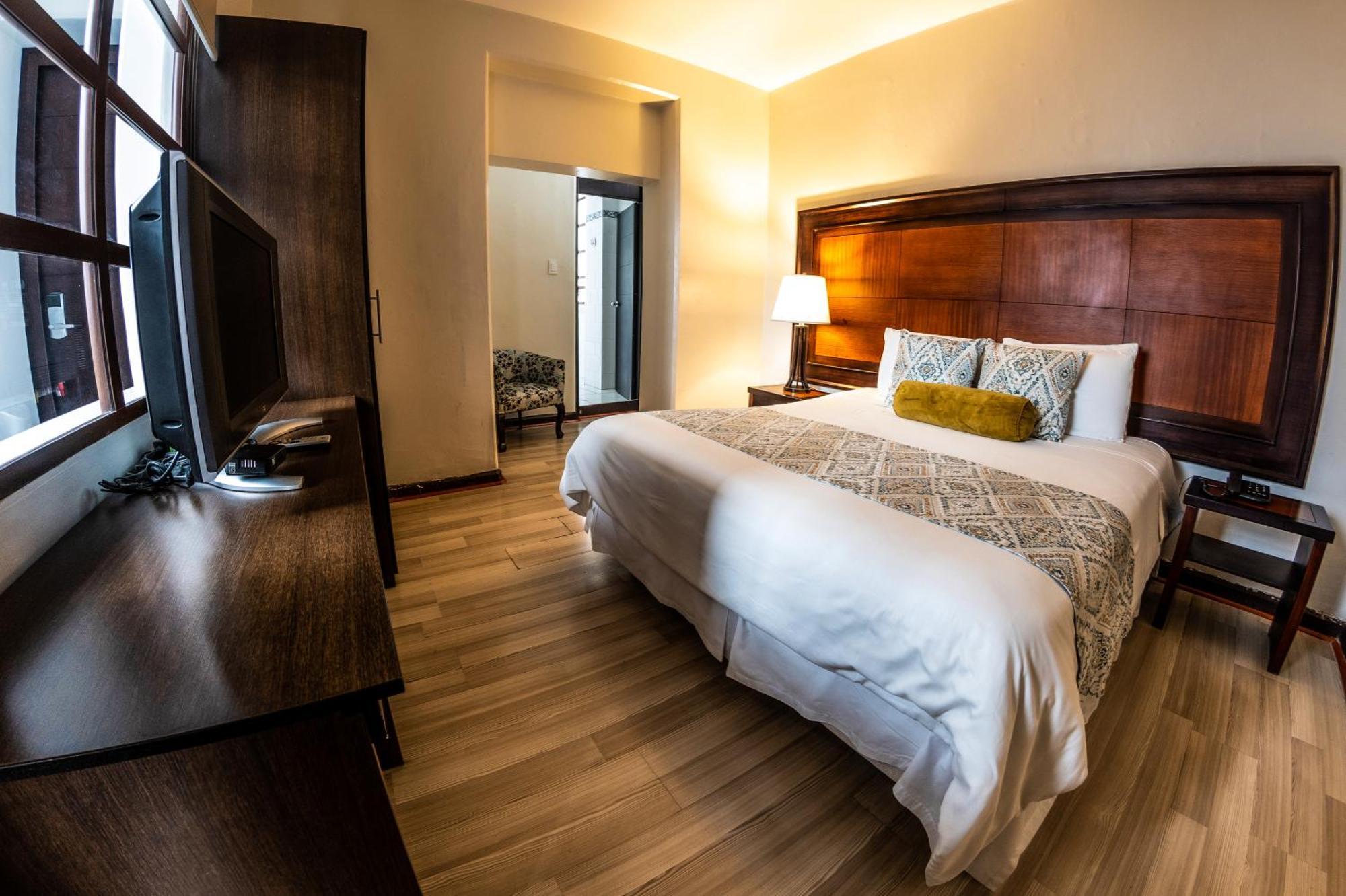 Hotel Cuenca Buitenkant foto