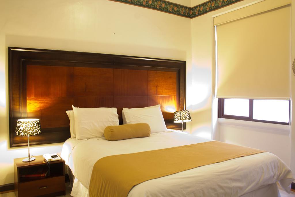 Hotel Cuenca Buitenkant foto