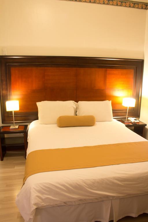 Hotel Cuenca Buitenkant foto