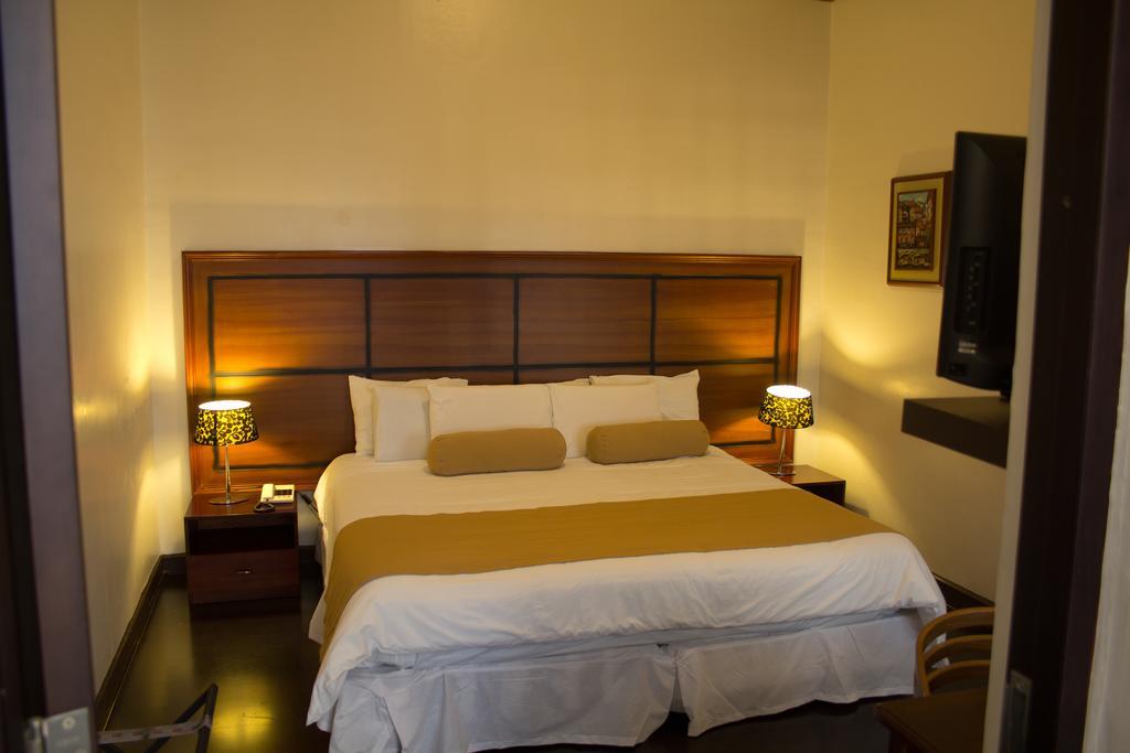 Hotel Cuenca Buitenkant foto